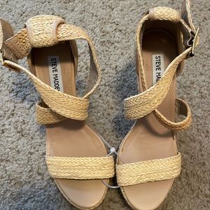 STEVE MADDEN hardly worn wedges!!!